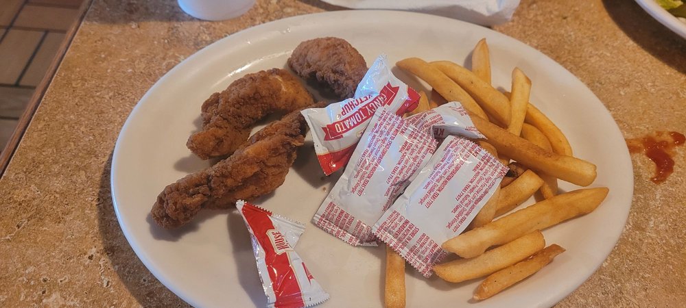 El-Cazador Mexican Grill