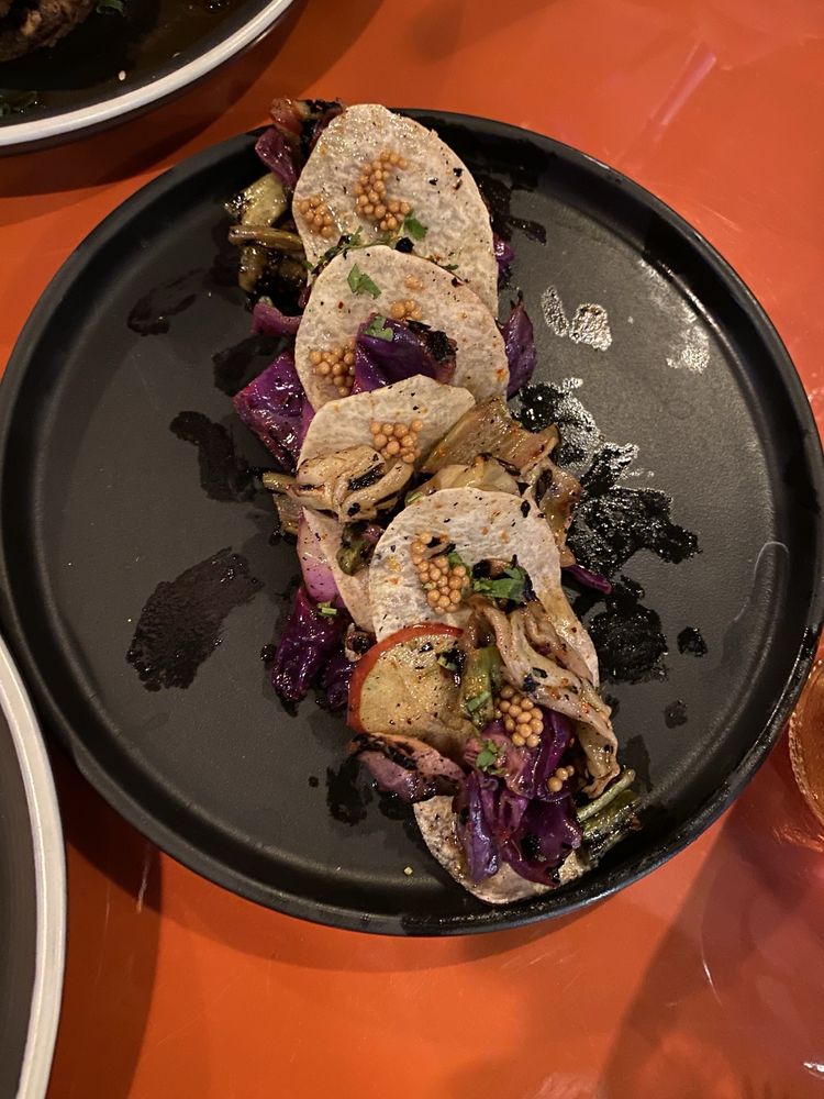 Chismoso Cocktails & Comida