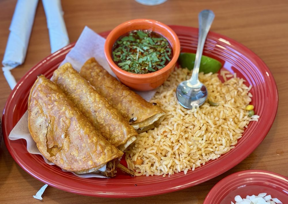 Lalos Mexican Grill & Bar