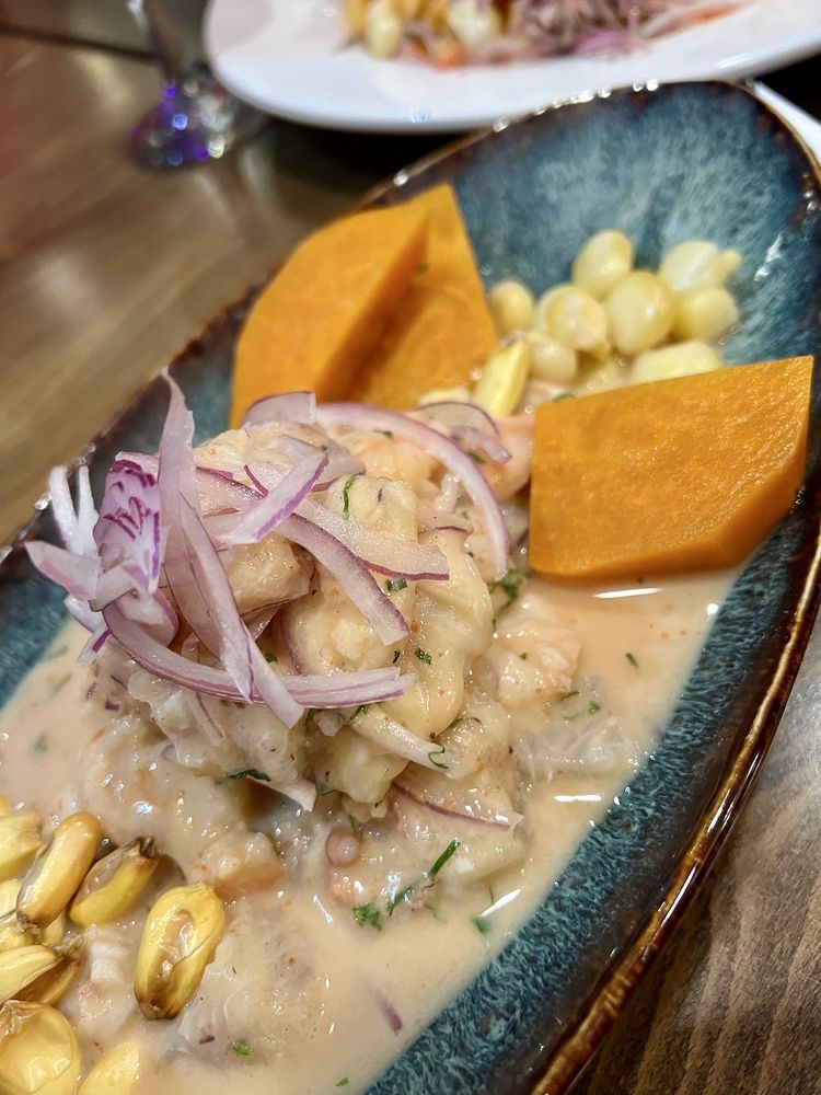 Mi Causa Restaurant & Bar