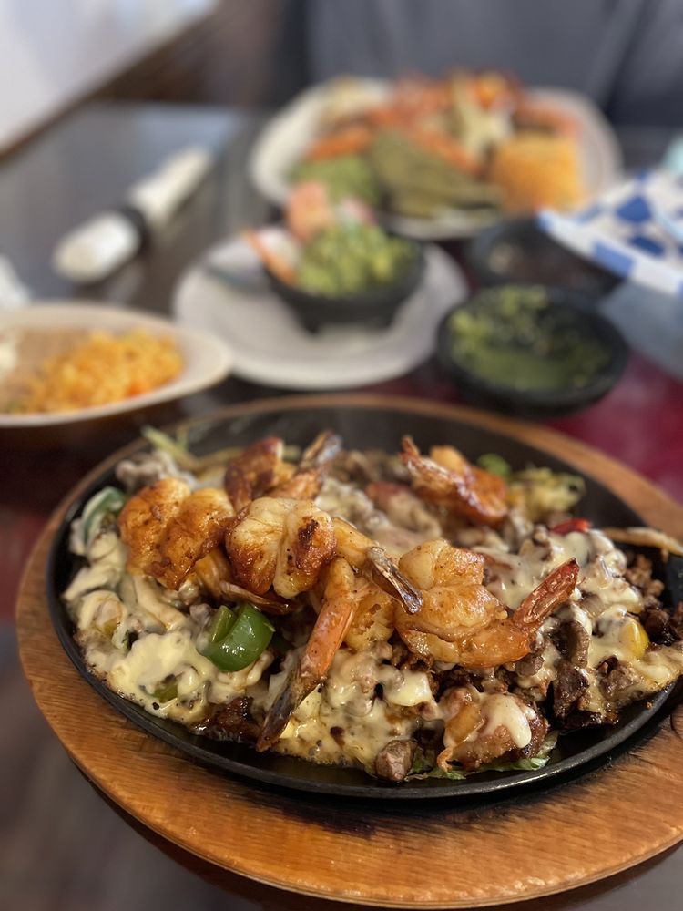 Los Gallos Mexican Taqueria