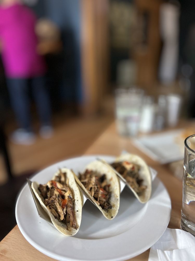 Que Sazon Restaurant and Ceviche Bar