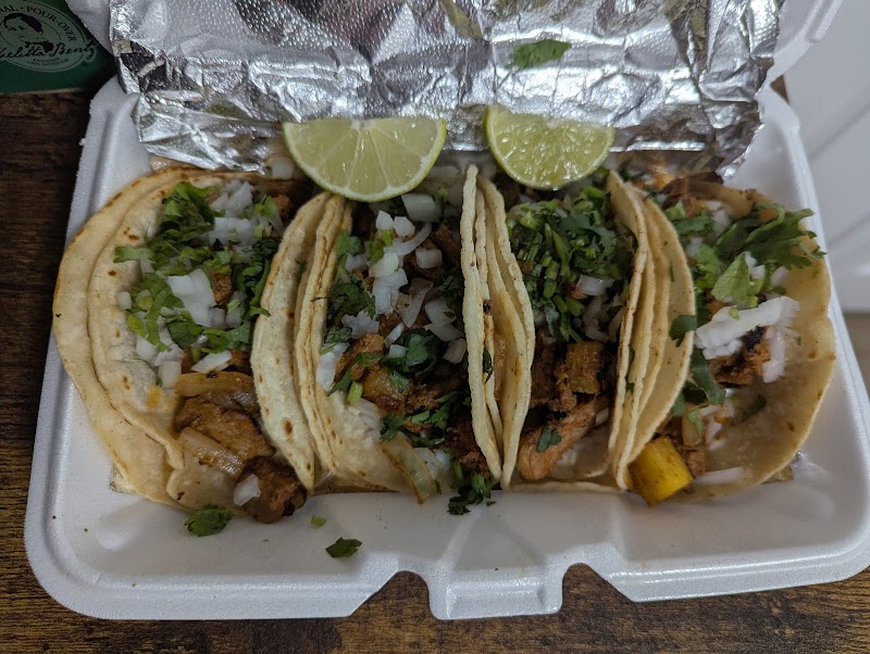 Tacos El Oso comida Mexicans