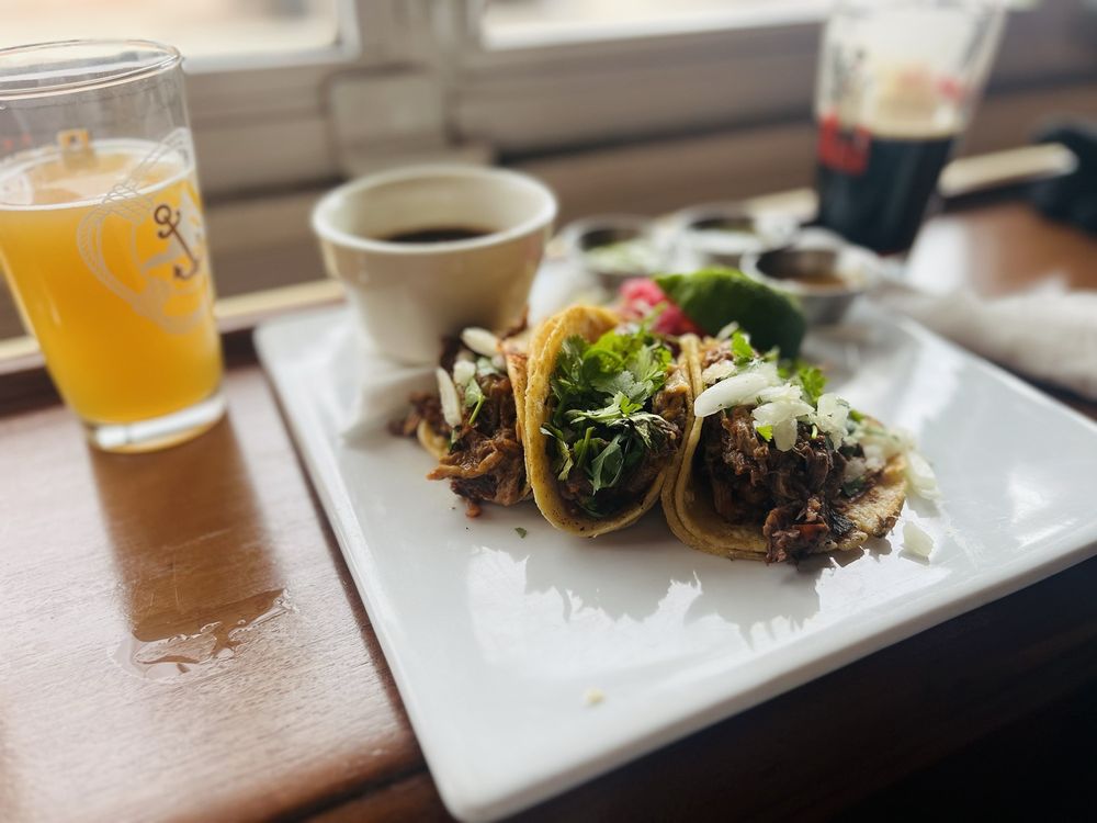 El Callejon Taqueria and Grill