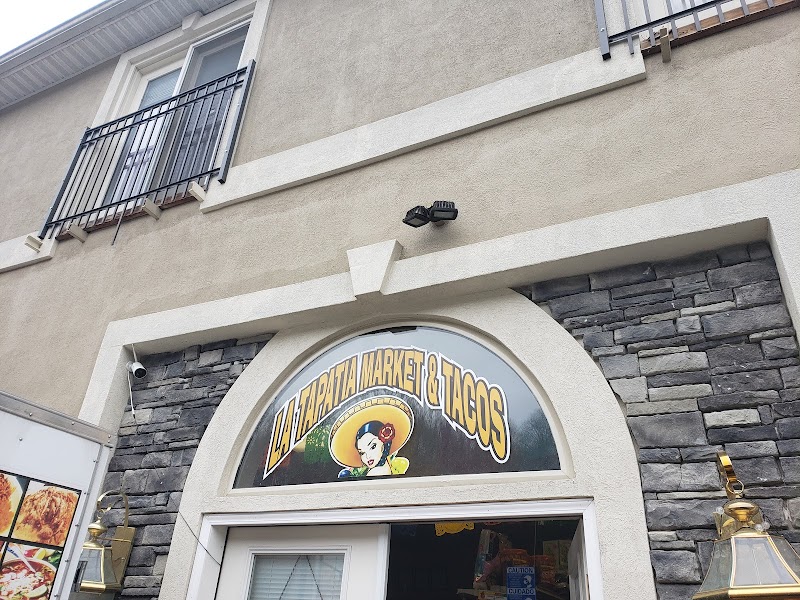 La Tapatia Market and Tacos