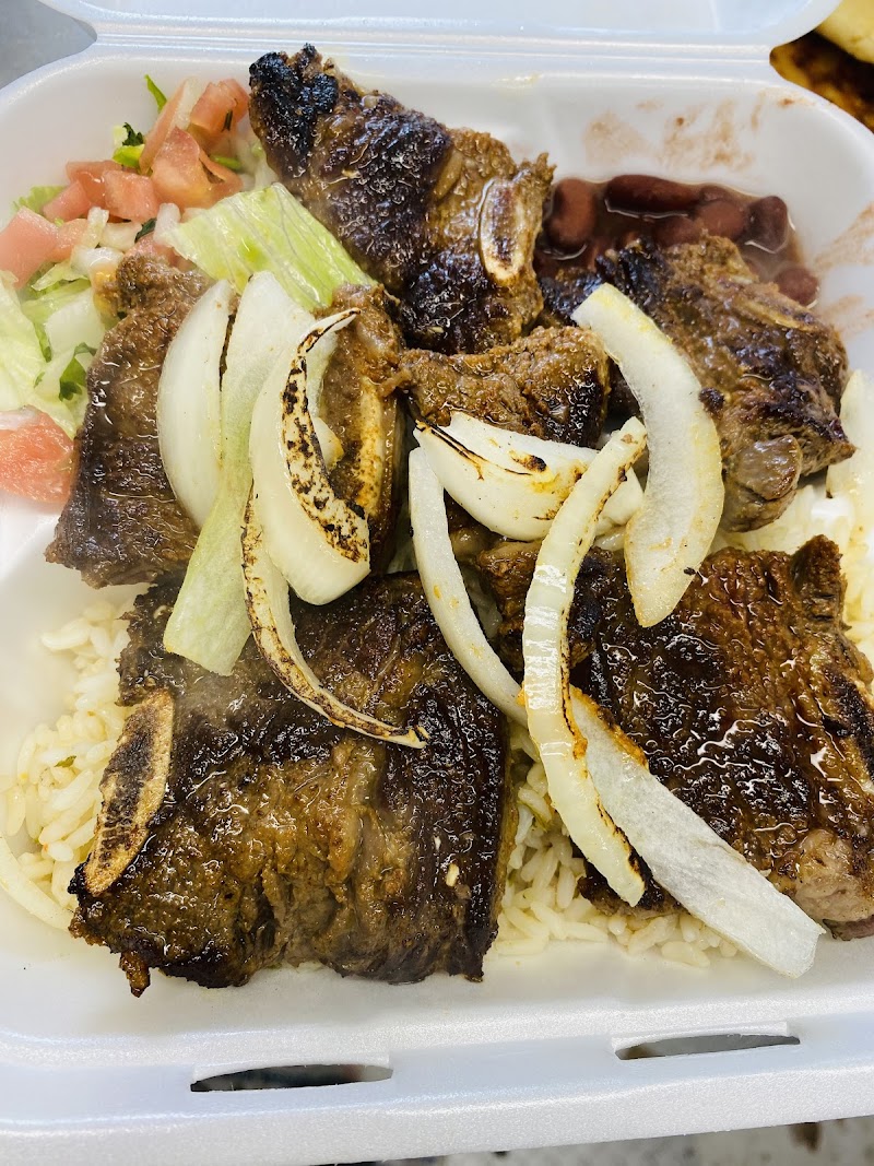 Kely's Taqueria y Pupuseria