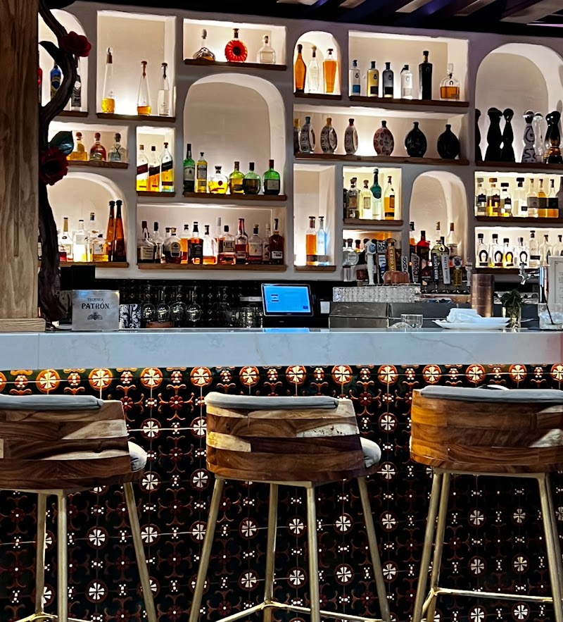 El Puesto Cocina & Lounge