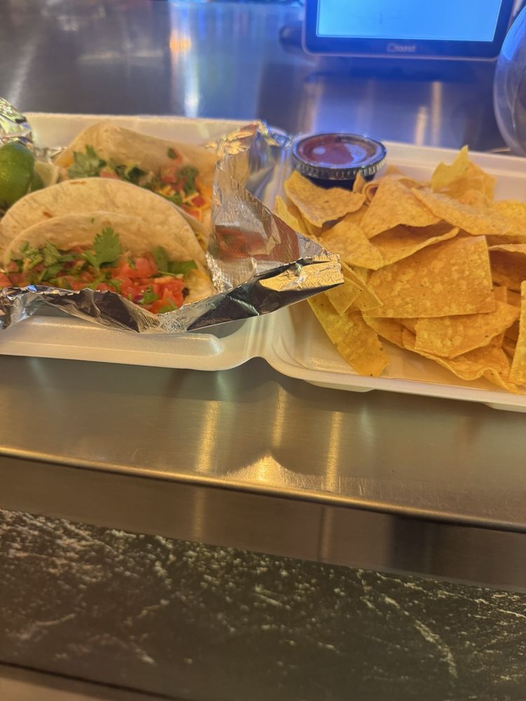 Hermanos Cantina Grill