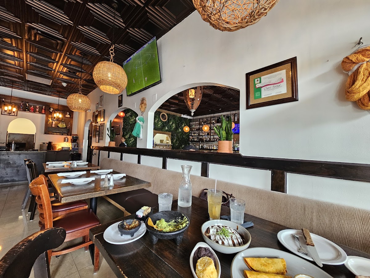 Cheen Huaye — Mexican restaurant in North Miami Beach