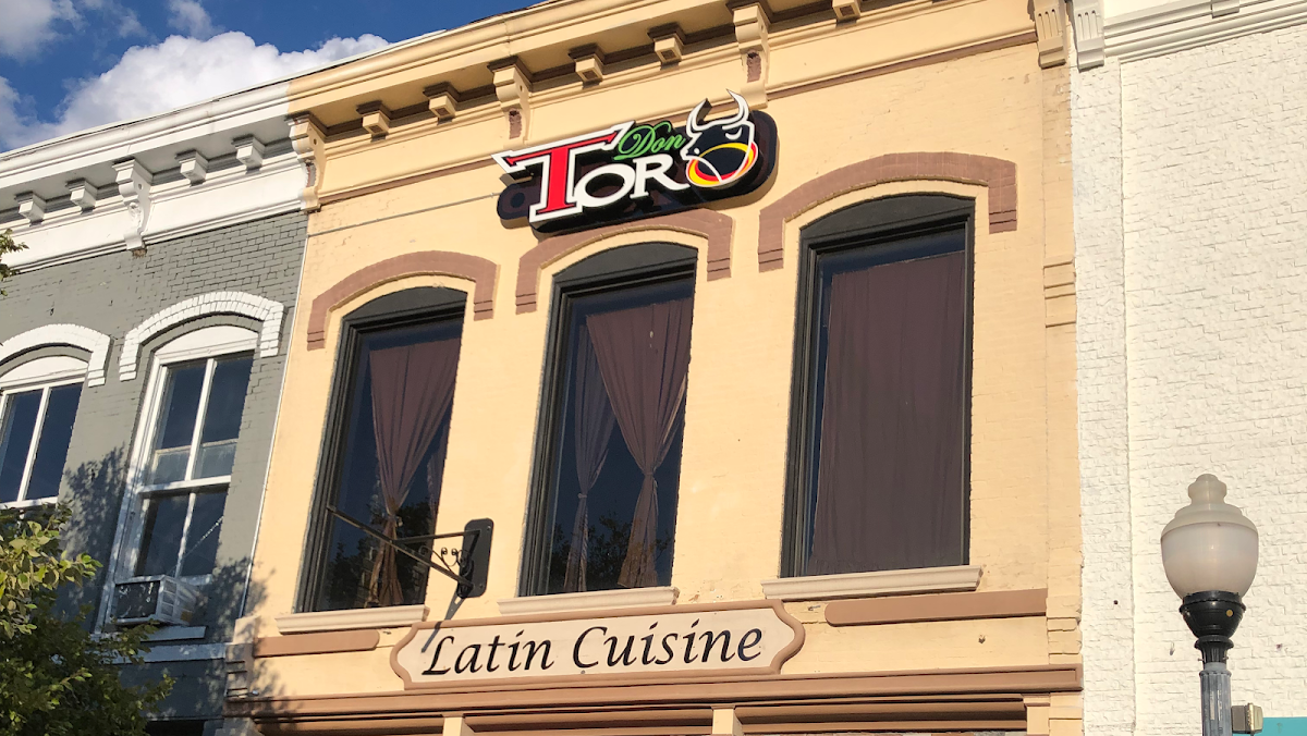 Dos Laredos — Mexican restaurant in Bonham