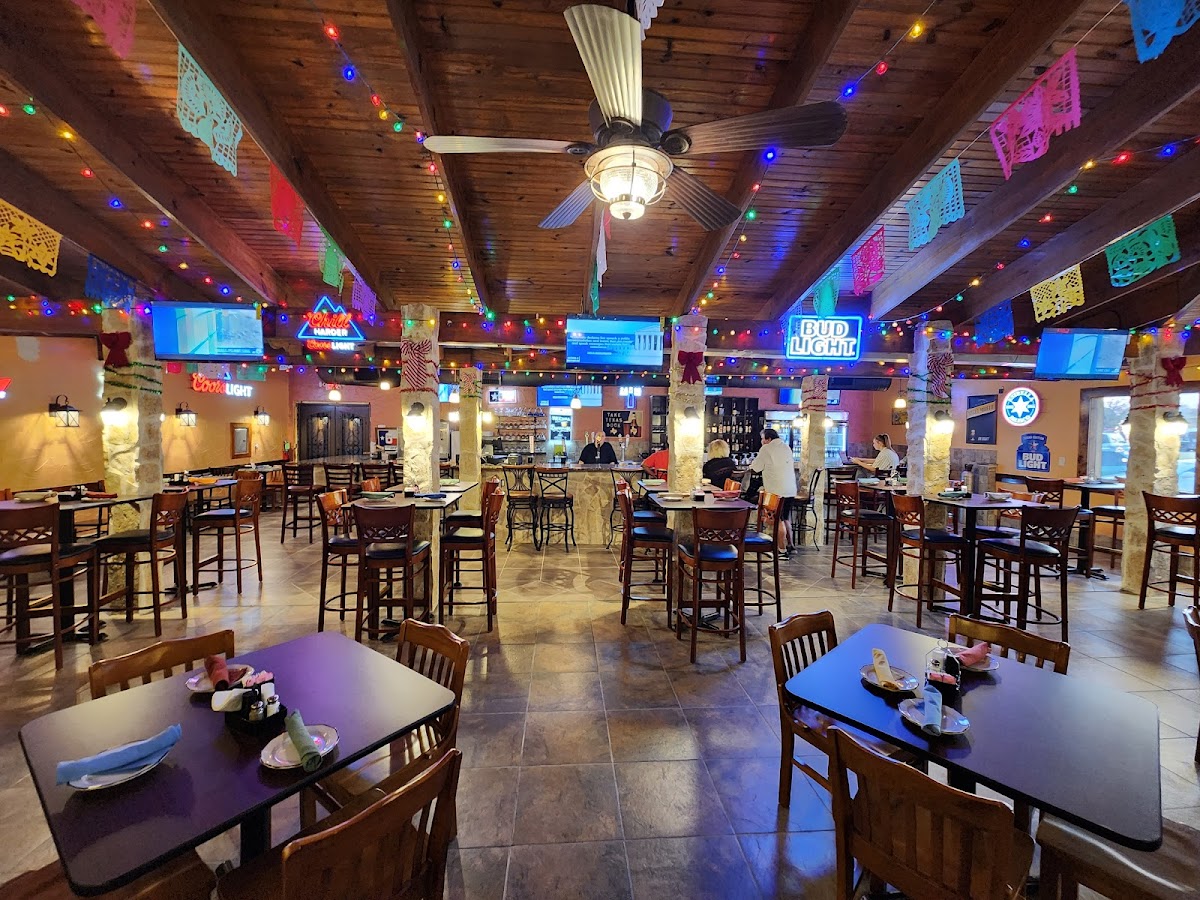 Los Primos Mexican Grill & Bar