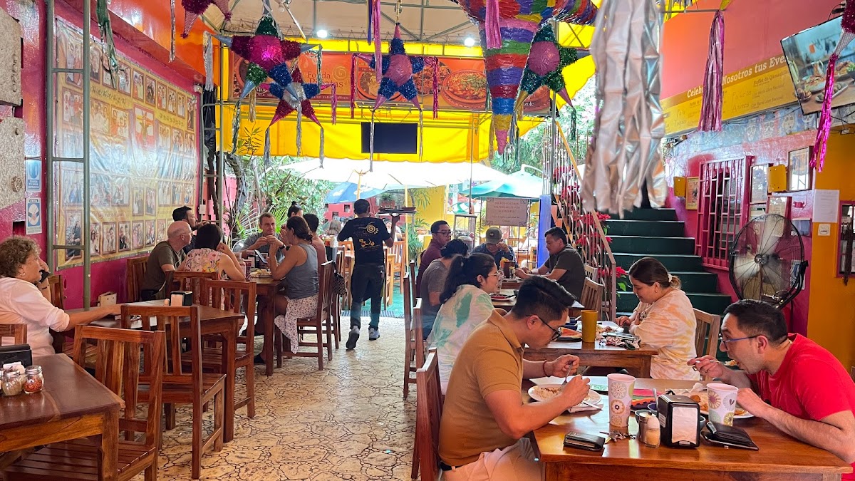 Restaurante La Fonda de las Piñatas — Mexican restaurant in Cancún