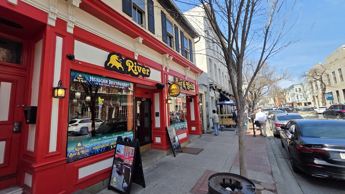 River Bar & Grill